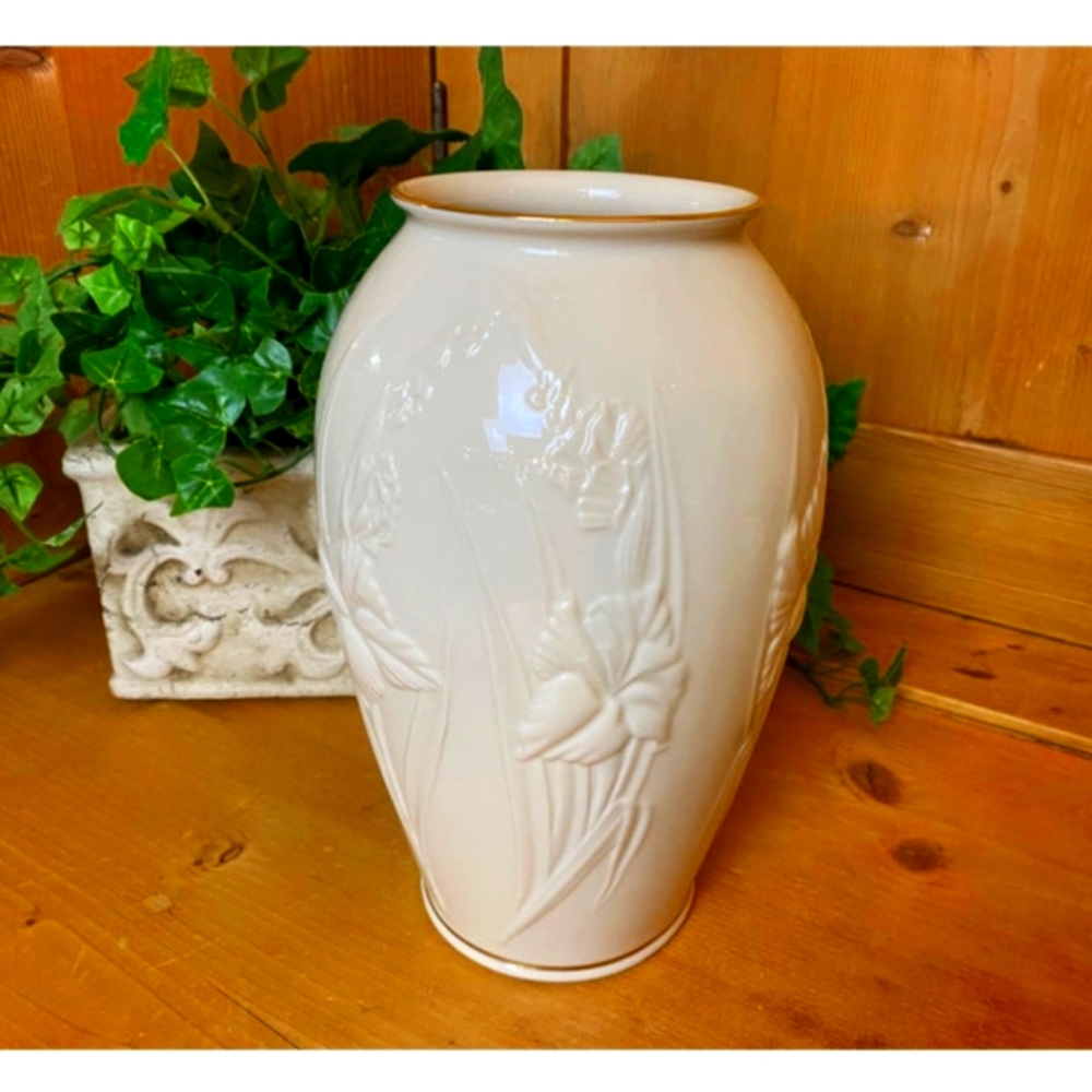 Elegant Porcelain Vase | Vintage Lenox | Ivory + Gold Trim | Raised Relief Flowe